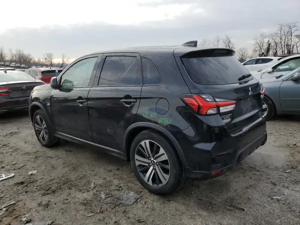 JA4ARUAU4MU009439 2021 MITSUBISHI OUTLANDER - Image 2