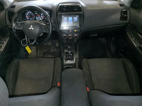 JA4ARUAU4MU010610 2021 MITSUBISHI OUTLANDER - Image 8