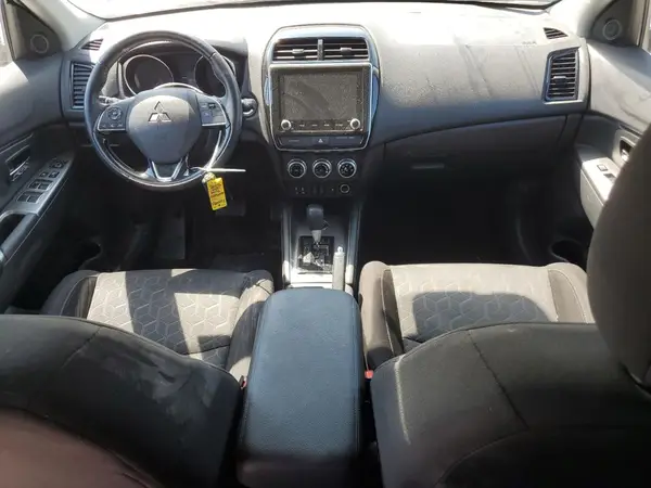 JA4ARUAU4MU014107 2021 MITSUBISHI OUTLANDER - Image 8