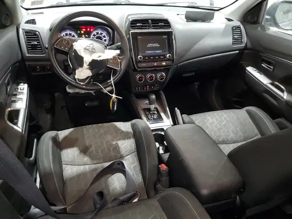 JA4ARUAU4MU018559 2021 MITSUBISHI OUTLANDER - Image 8