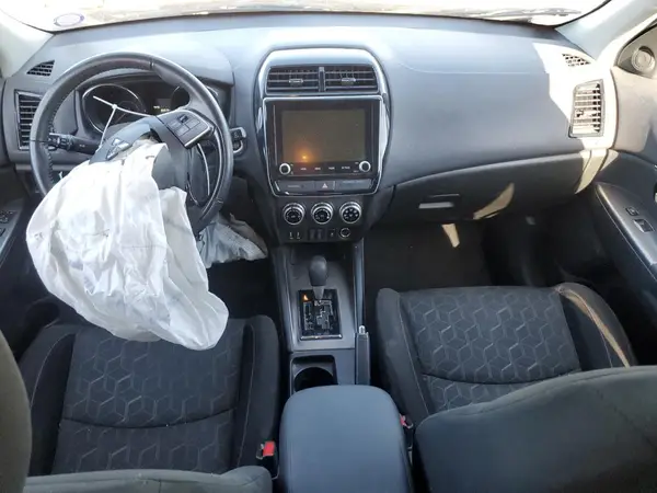 JA4ARUAU4MU023874 2021 MITSUBISHI OUTLANDER - Image 8