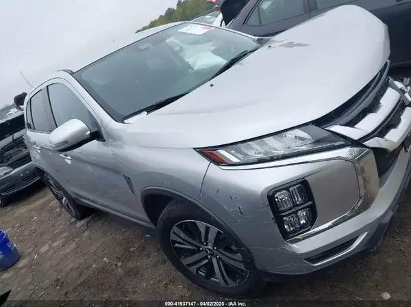 JA4ARUAU4MU025575 2021 MITSUBISHI OUTLANDER - Image 1