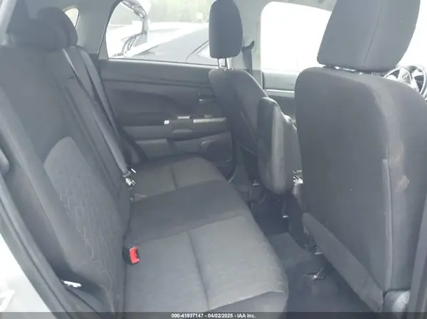 JA4ARUAU4MU025575 2021 MITSUBISHI OUTLANDER - Image 8
