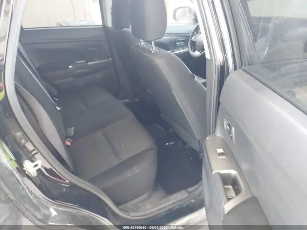 JA4ARUAU4MU025995 2021 MITSUBISHI OUTLANDER - Image 8