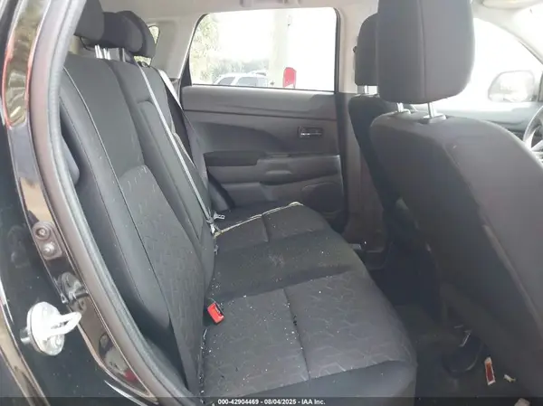 JA4ARUAU4MU030792 2021 MITSUBISHI OUTLANDER - Image 8