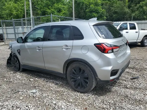JA4ARUAU4PU002849 2023 MITSUBISHI OUTLANDER - Image 2