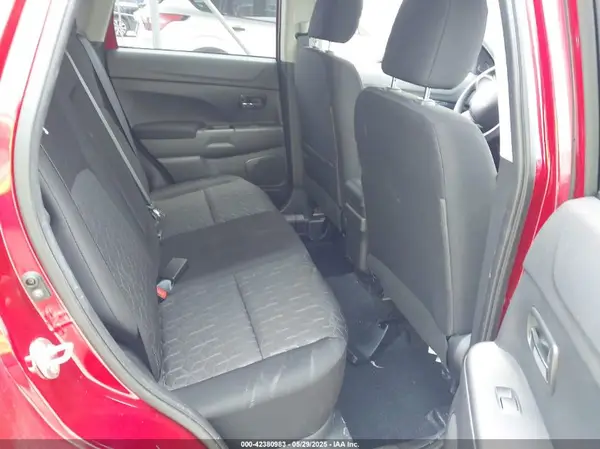 JA4ARUAU4PU003502 2023 MITSUBISHI OUTLANDER - Image 8
