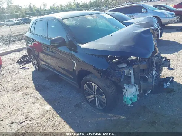 JA4ARUAU4PU007985 2023 MITSUBISHI OUTLANDER - Image 1