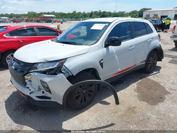 JA4ARUAU4PU009168 2023 MITSUBISHI OUTLANDER - Image 2