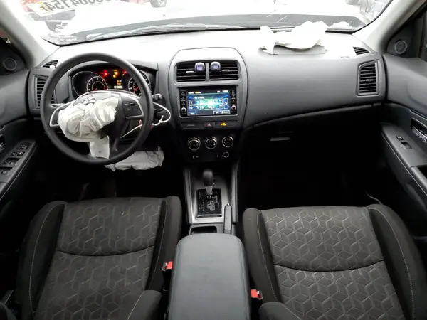 JA4ARUAU4PU012426 2023 MITSUBISHI OUTLANDER - Image 8