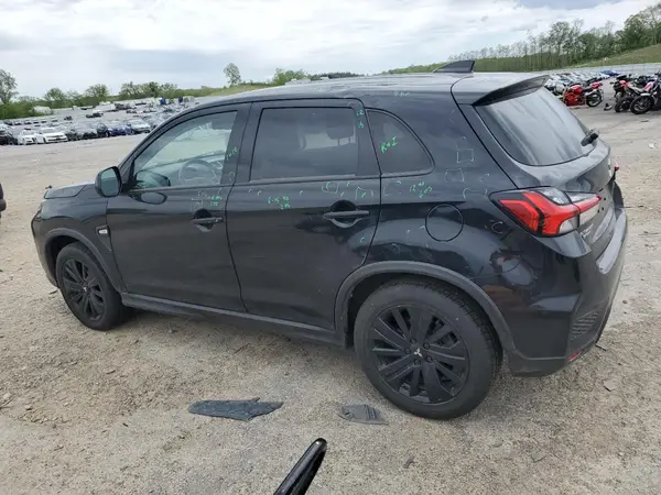 JA4ARUAU4PU015567 2023 MITSUBISHI OUTLANDER - Image 2