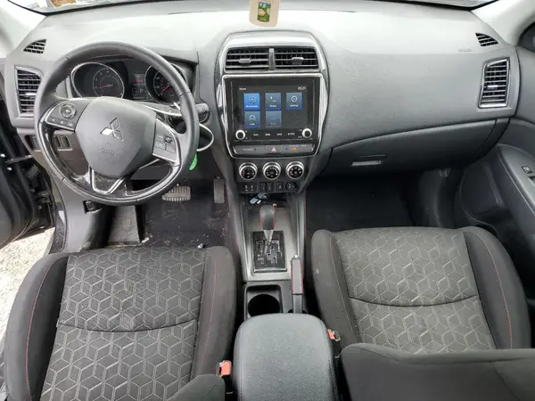 JA4ARUAU4PU015567 2023 MITSUBISHI OUTLANDER - Image 8