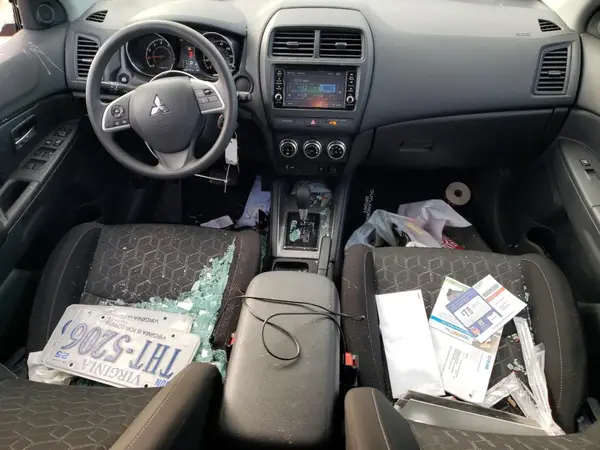 JA4ARUAU4PU015620 2023 MITSUBISHI OUTLANDER - Image 8