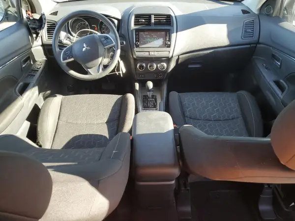 JA4ARUAU4RU002627 2024 MITSUBISHI OUTLANDER - Image 8