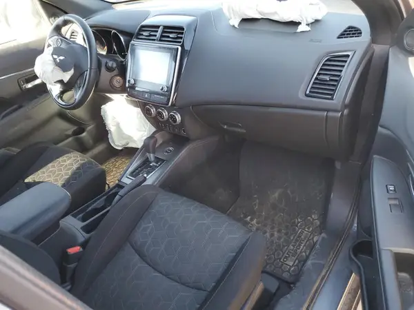 JA4ARUAU4RU005303 2024 MITSUBISHI OUTLANDER - Image 8