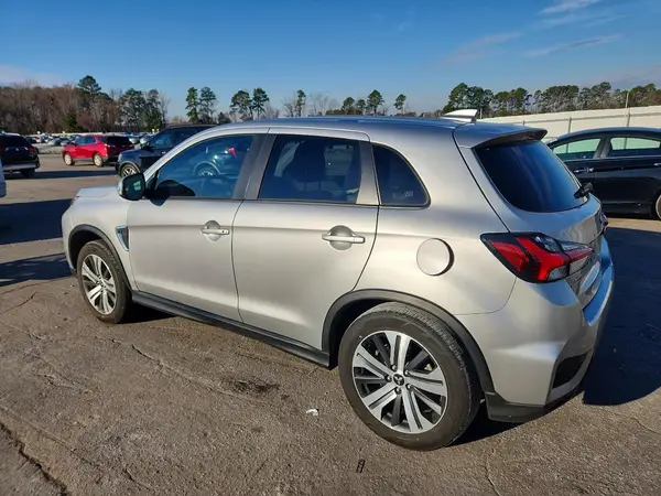 JA4ARUAU4RU007732 2024 MITSUBISHI OUTLANDER - Image 2