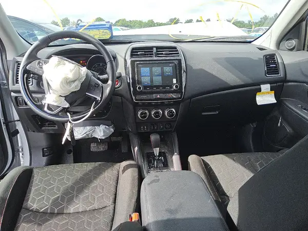 JA4ARUAU4RU018360 2024 MITSUBISHI OUTLANDER - Image 8