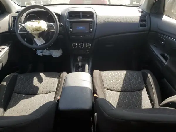 JA4ARUAU4RU024496 2024 MITSUBISHI OUTLANDER - Image 8