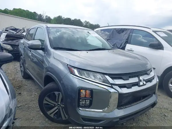 JA4ARUAU4SU000527 2025 MITSUBISHI OUTLANDER - Image 1