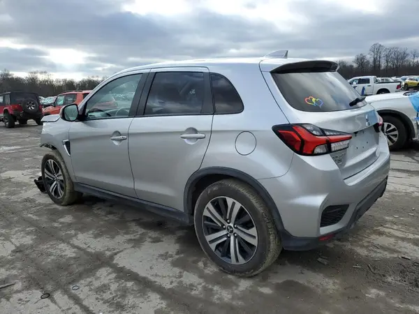 JA4ARUAU5MU008266 2021 MITSUBISHI OUTLANDER - Image 2