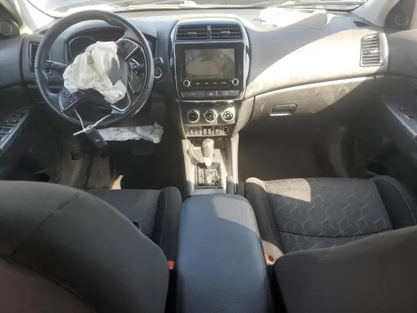 JA4ARUAU5MU019655 2021 MITSUBISHI OUTLANDER - Image 8