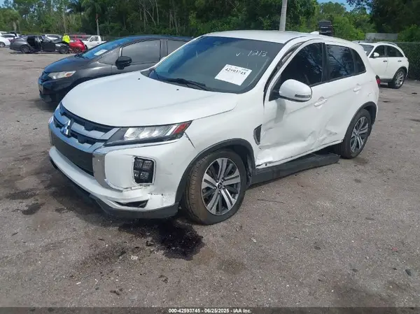 JA4ARUAU5MU021213 2021 MITSUBISHI OUTLANDER - Image 2