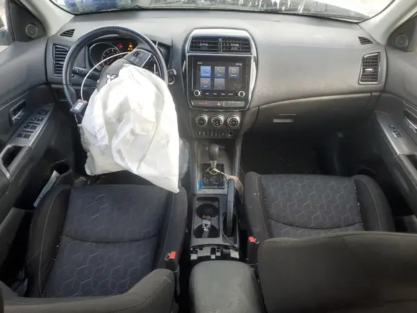 JA4ARUAU5MU025729 2021 MITSUBISHI OUTLANDER - Image 8