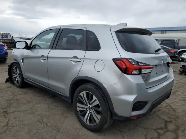 JA4ARUAU5MU029182 2021 MITSUBISHI OUTLANDER - Image 2