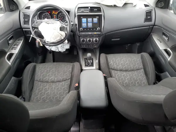 JA4ARUAU5MU029182 2021 MITSUBISHI OUTLANDER - Image 8