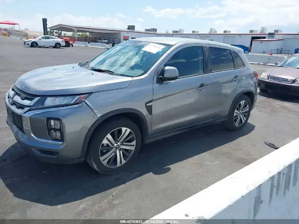 JA4ARUAU5MU035449 2021 MITSUBISHI OUTLANDER - Image 2