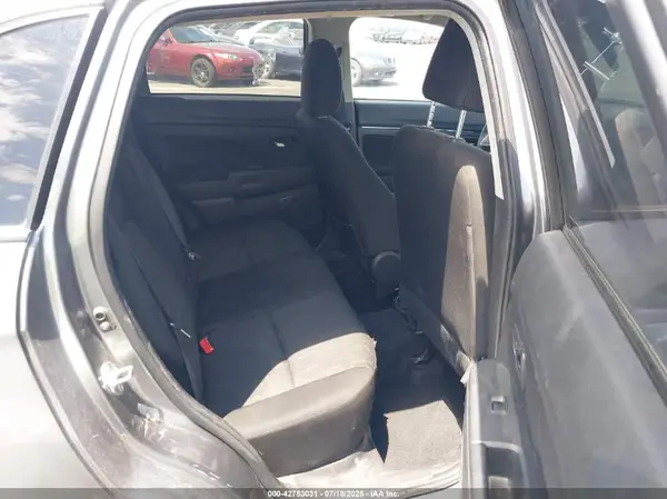 JA4ARUAU5MU035449 2021 MITSUBISHI OUTLANDER - Image 8