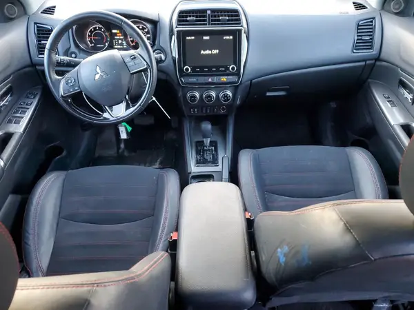 JA4ARUAU5NU021522 2022 MITSUBISHI OUTLANDER - Image 8