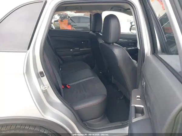 JA4ARUAU5PU008160 2023 MITSUBISHI OUTLANDER - Image 8