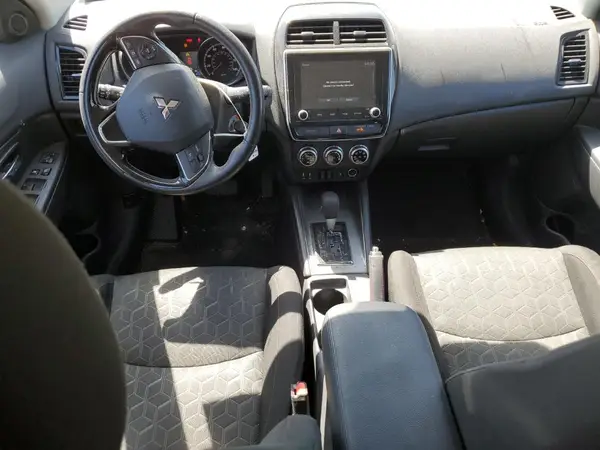 JA4ARUAU5PU008269 2023 MITSUBISHI OUTLANDER - Image 8