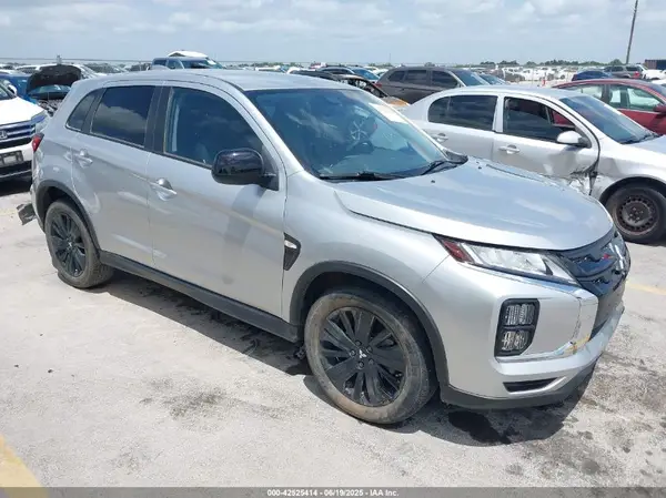JA4ARUAU5PU016999 2023 MITSUBISHI OUTLANDER - Image 1