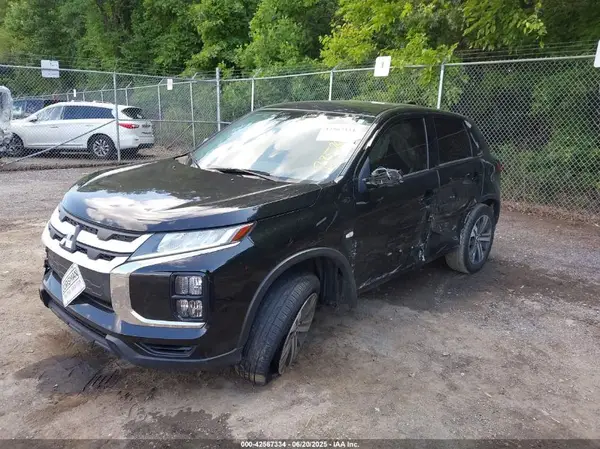 JA4ARUAU5RU001826 2024 MITSUBISHI OUTLANDER - Image 2