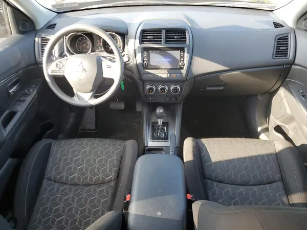 JA4ARUAU5RU019257 2024 MITSUBISHI OUTLANDER - Image 8