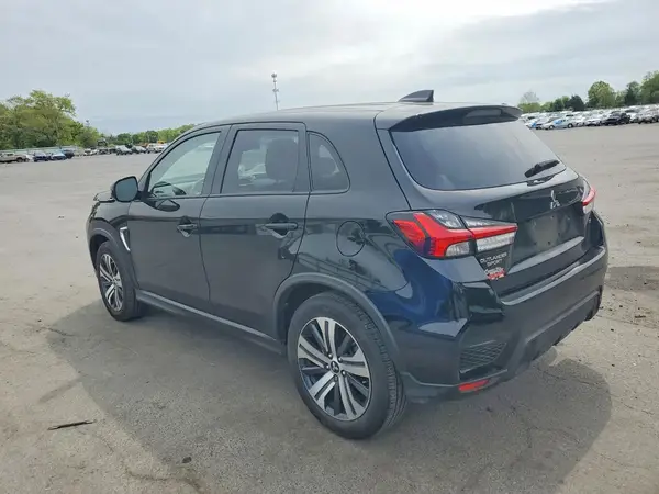 JA4ARUAU5RU022546 2024 MITSUBISHI OUTLANDER - Image 2
