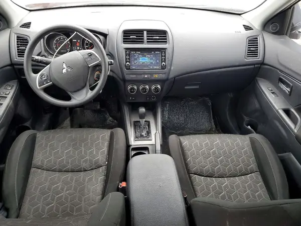 JA4ARUAU5RU022823 2024 MITSUBISHI OUTLANDER - Image 8