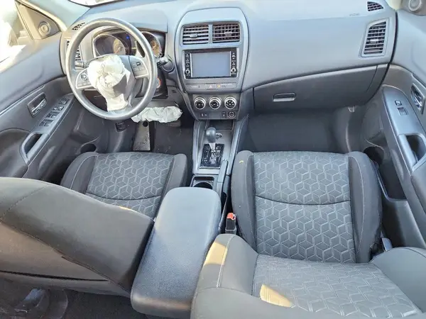 JA4ARUAU5RU024409 2024 MITSUBISHI OUTLANDER - Image 8