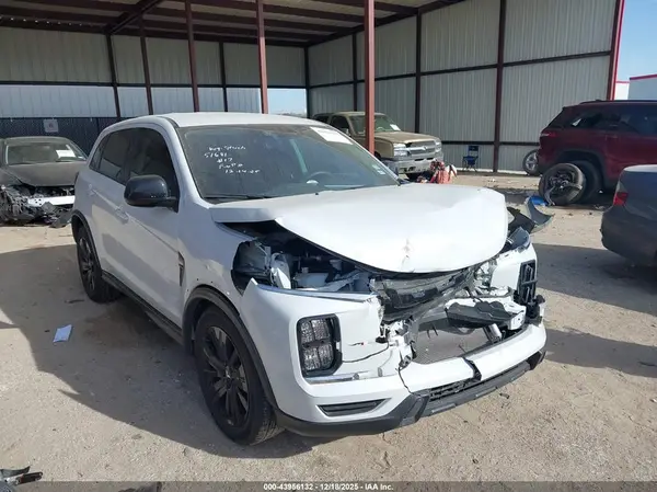 JA4ARUAU5RU026256 2024 MITSUBISHI OUTLANDER - Image 1