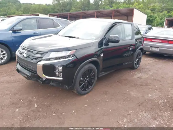 JA4ARUAU5SU001489 2025 MITSUBISHI OUTLANDER - Image 2