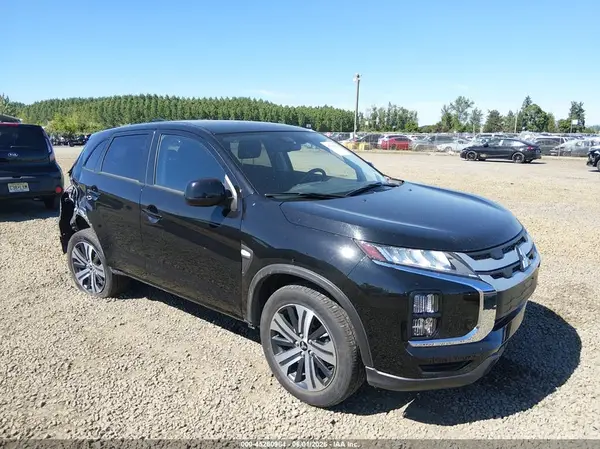 JA4ARUAU5SU002609 2025 MITSUBISHI OUTLANDER - Image 1