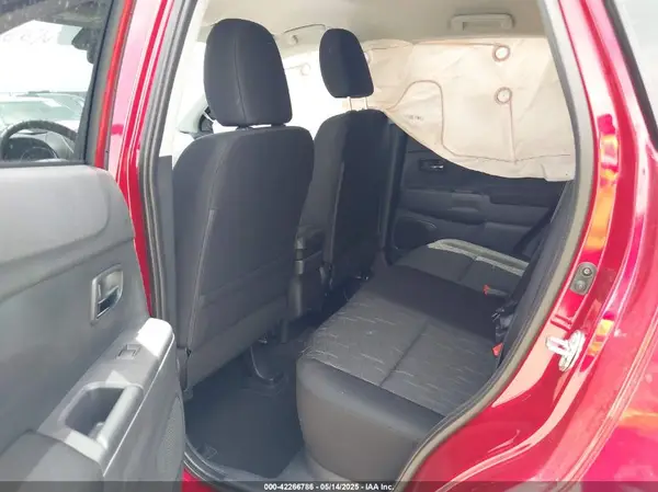 JA4ARUAU5SU002870 2025 MITSUBISHI OUTLANDER - Image 8