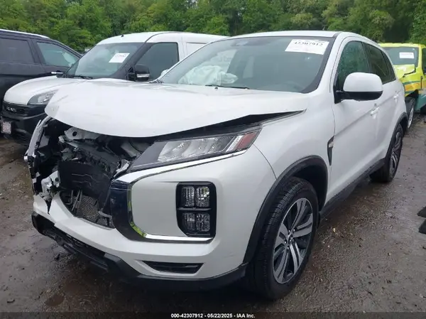JA4ARUAU6MU001763 2021 MITSUBISHI OUTLANDER - Image 2