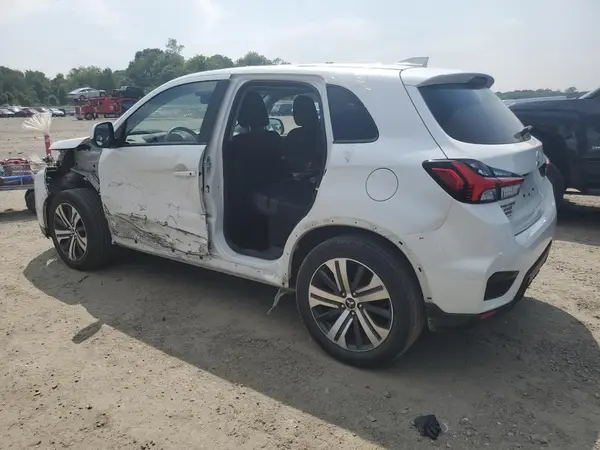 JA4ARUAU6MU008597 2021 MITSUBISHI OUTLANDER - Image 2