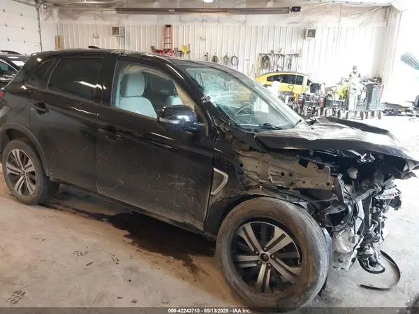 JA4ARUAU6MU011483 2021 MITSUBISHI OUTLANDER - Image 1