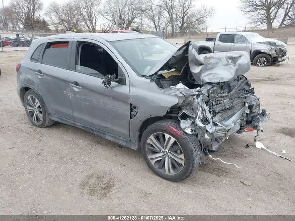 JA4ARUAU6MU018563 2021 MITSUBISHI OUTLANDER - Image 1