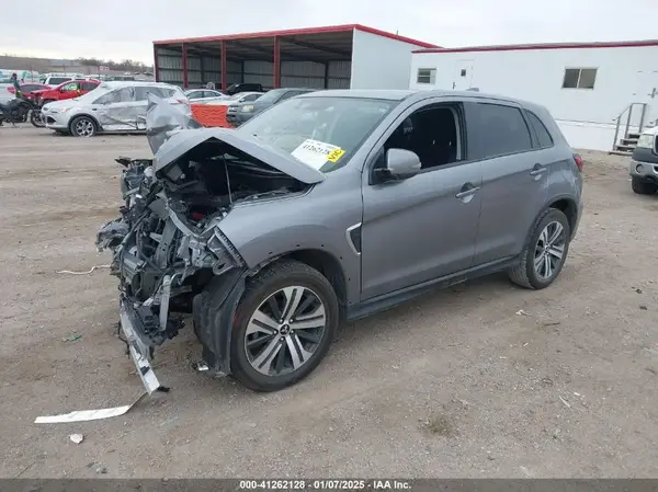 JA4ARUAU6MU018563 2021 MITSUBISHI OUTLANDER - Image 2