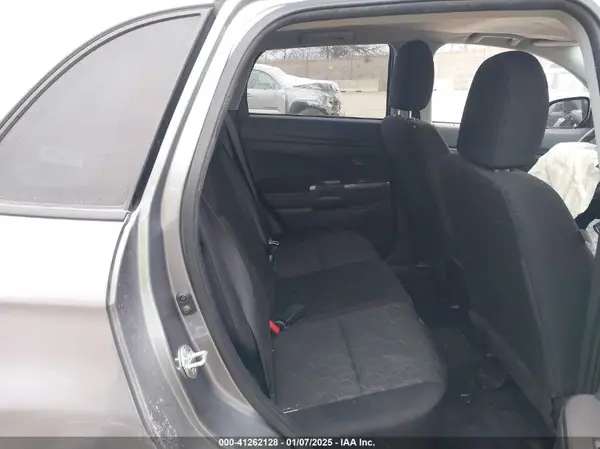 JA4ARUAU6MU018563 2021 MITSUBISHI OUTLANDER - Image 8